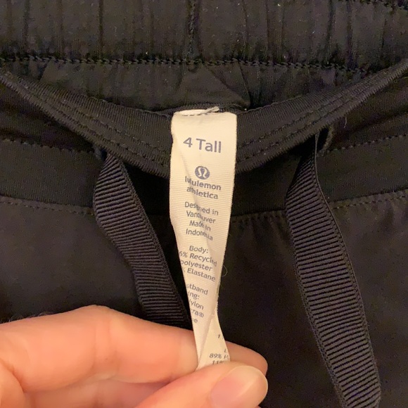 Lululemon Low Rise 4” Short - Picture 4 of 4